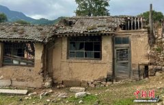 不能公开真名真容的“王警官”，笔记本记着23位牺牲战友名字